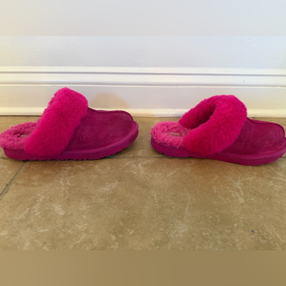 UGG® Cozy II Slipper - Big Kid - Rock Rose - size approximately 6